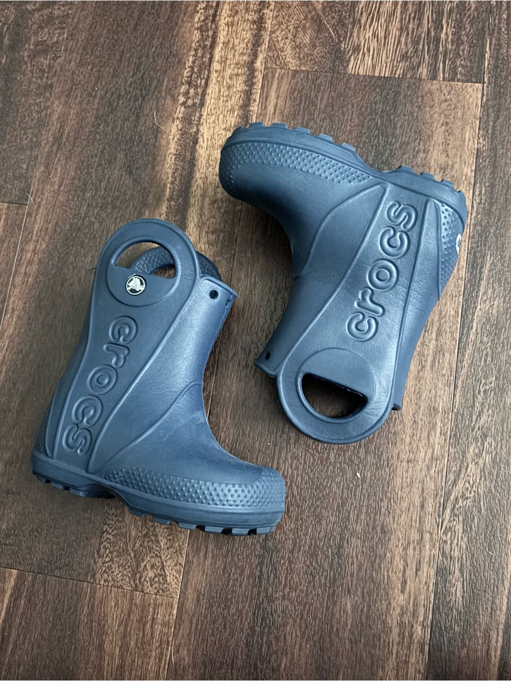 Crocs Kids' Navy HandleRain Boot - Easy On/Off size 6 toddler